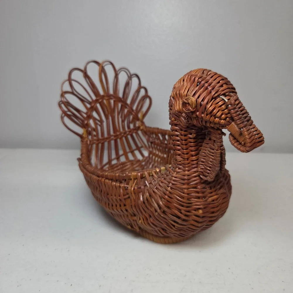Vintage Turkey‎ Wicker Basket Thanksgiving Fall Harvest Decor Brown Rattan